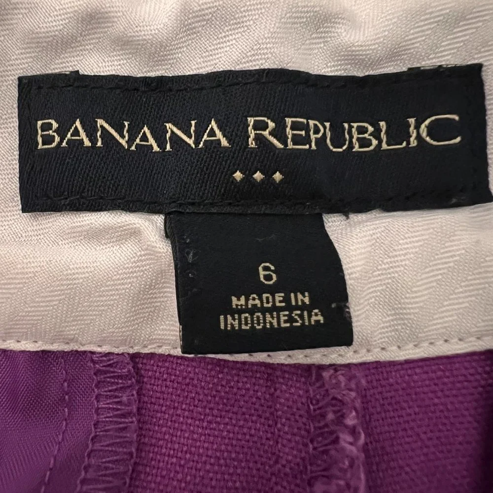 Banana Republic size 6 purple shorts